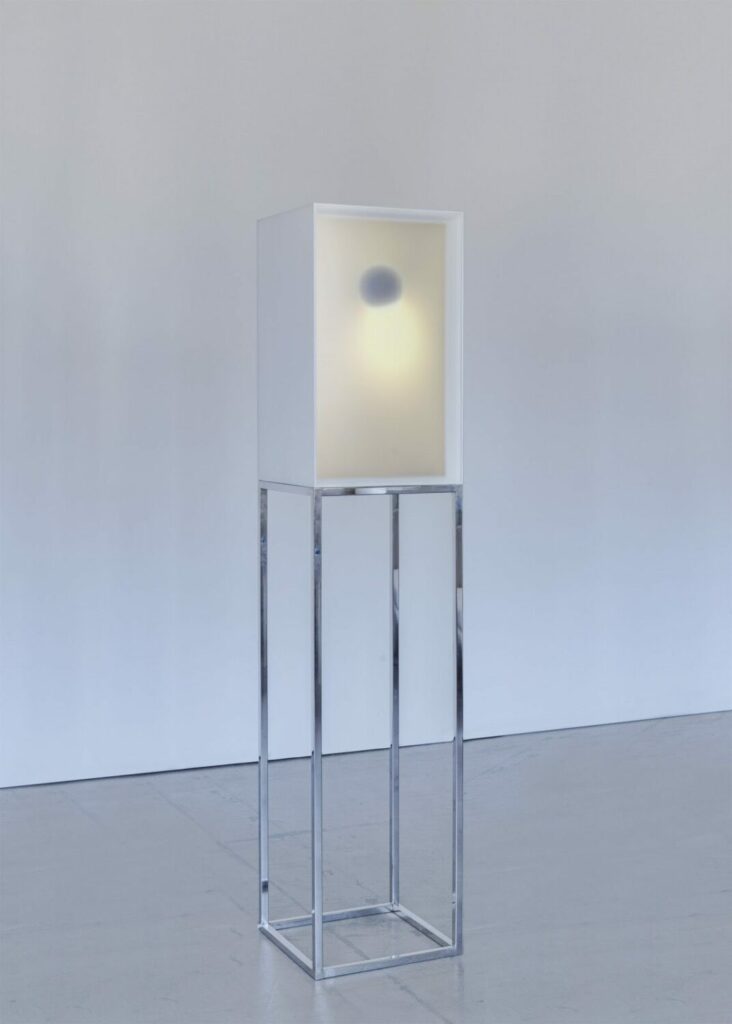 Carla Chan, Space between the light fades (2021), Video installation, 173 x 37 x 37 cm. Image courtesy of artist and Blindspot Gallery