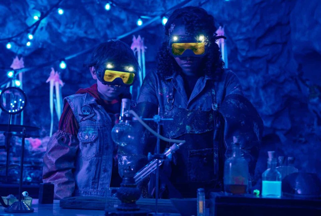 Cuentos al Caer la Noche (2021), de David Yarovesky