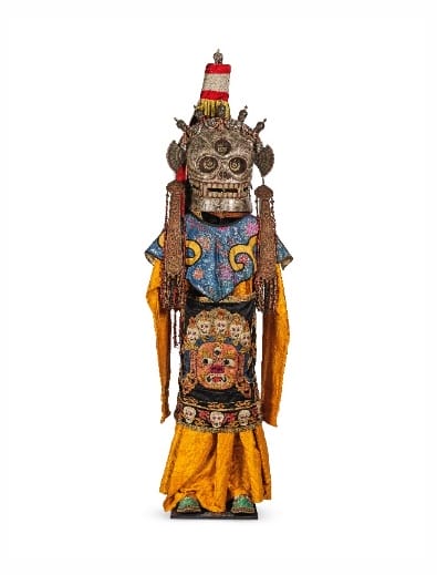 Costumes de danse rituelle Chitipati avec des masques, Mongolie, XIXe siècle  Estimation: 80 000-120 000 €