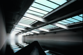 Richard Wilson, 20:50. Courtesy of the artist and Saatchi Gallery. Installation view at Saatchi Gallery, 1991